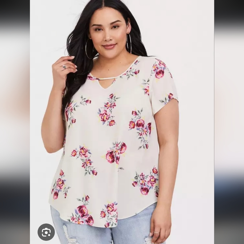 TORRID Cream Floral Blouse Size 2